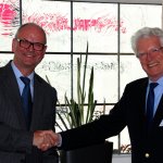 Im Rahmen des Symposiums zum 40-jährigen Bestehen der Frontinus-Gesellschaft in Trier gratuliert der Präsident Hans Mehlhorn (links), am 27. Mai 2016 Dr. Wolfgang Merkel zur Ehrenmitgliedschaft (Foto O.Hoyer).